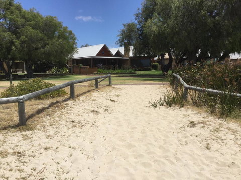 Beach House Dunsborough - Accommodation Port Macquarie 17