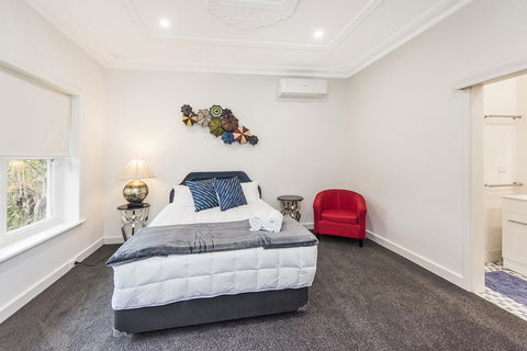 Big House Heated Pool 11 Beds Como / South Perth / Applecross - Accommodation Port Macquarie 14