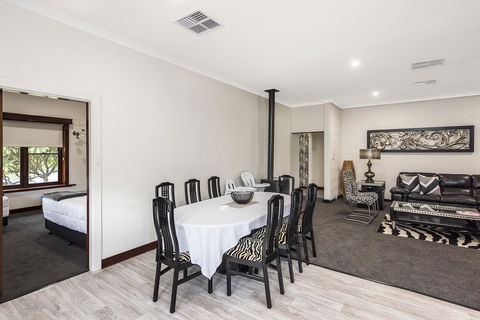Big House Heated Pool 11 Beds Como / South Perth / Applecross - Accommodation Port Macquarie 13
