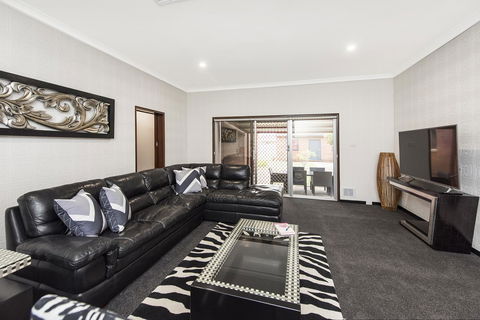 Big House Heated Pool 11 Beds Como / South Perth / Applecross - Accommodation Port Macquarie 12