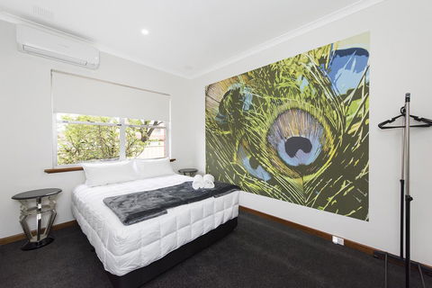 Big House Heated Pool 11 Beds Como / South Perth / Applecross - Accommodation Port Macquarie 16