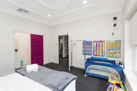 Big House Heated Pool 11 Beds Como / South Perth / Applecross - Accommodation Port Macquarie 15