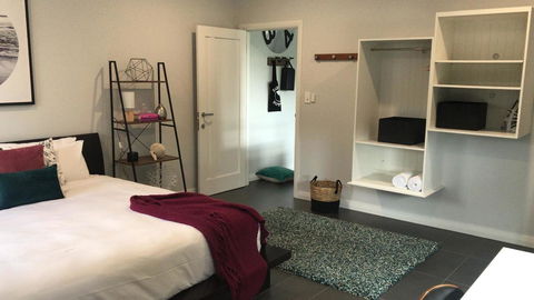 Starboard Drift - Captain & Crew - In Town Entire House For 8 - Accommodation Port Macquarie 27