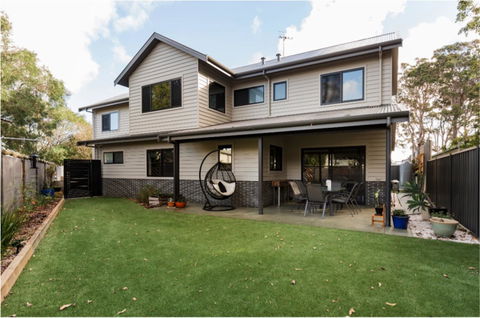 Starboard Drift - Captain & Crew - In Town Entire House For 8 - Accommodation Port Macquarie 1