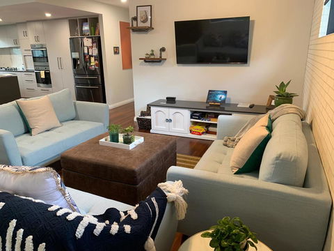 Starboard Drift - Captain & Crew - In Town Entire House For 8 - Accommodation Port Macquarie 8