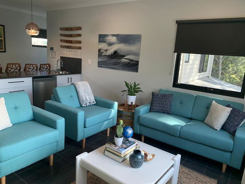 Starboard Drift - Captain & Crew - In Town Entire House For 8 - Accommodation Port Macquarie 18