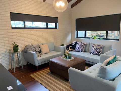Starboard Drift - Captain & Crew - In Town Entire House For 8 - Accommodation Port Macquarie 7
