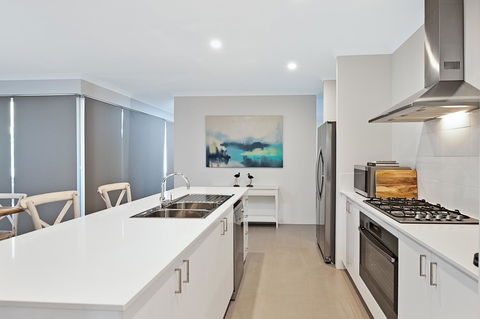 Into The Blue - Accommodation Port Macquarie 3