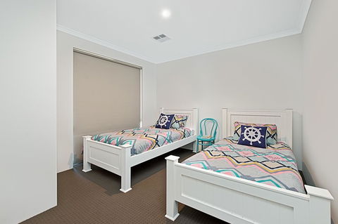 Into The Blue - Accommodation Port Macquarie 10