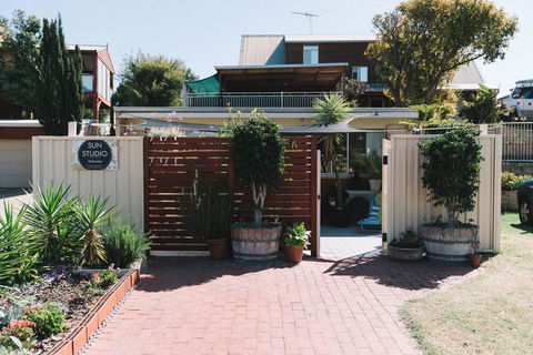 Sun Studio - Accommodation Port Macquarie 12