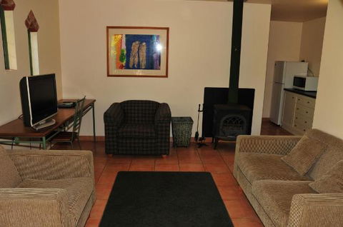 Waterfall Cottages - Accommodation Port Macquarie 6
