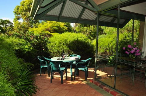 Waterfall Cottages - Accommodation Port Macquarie 7
