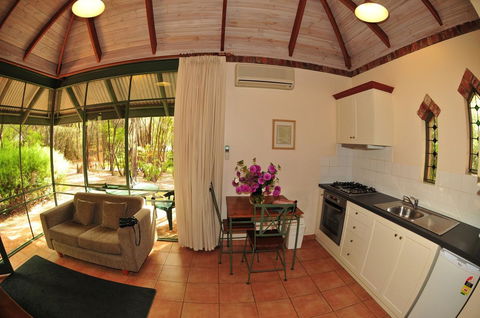 Waterfall Cottages - Accommodation Port Macquarie 18