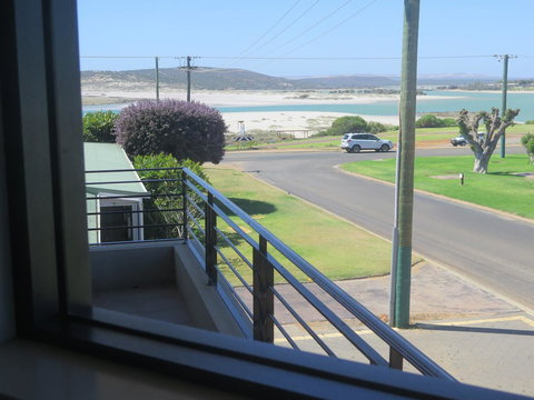 Kalbarri Riverfront Unit - Accommodation Port Macquarie 4