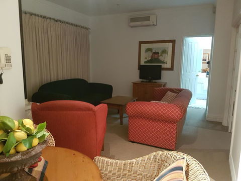 Two Sisters Chalets - Accommodation Port Macquarie 12