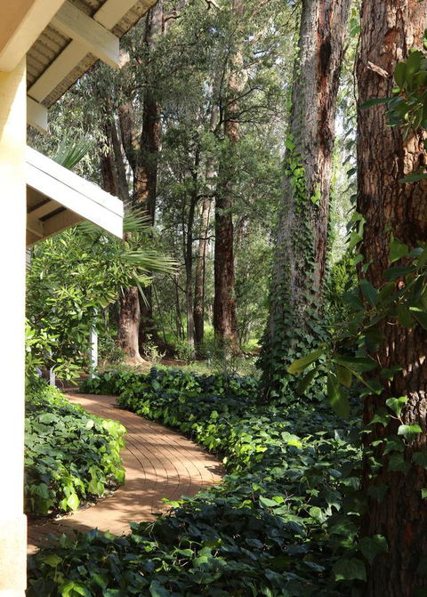 Two Sisters Chalets - Accommodation Port Macquarie 25