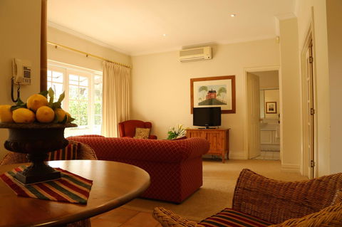 Two Sisters Chalets - Accommodation Port Macquarie 28
