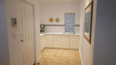 Two Sisters Chalets - Accommodation Port Macquarie 3