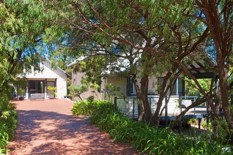 Zephyr Studio - Accommodation Port Macquarie 24