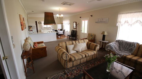 Daisy Cottage - Accommodation Port Macquarie 2