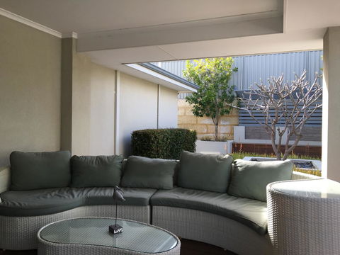 Magnificent Beach Retreat - Accommodation Port Macquarie 35