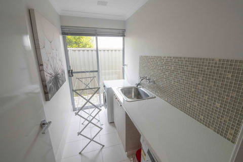 Magnificent Beach Retreat - Accommodation Port Macquarie 34