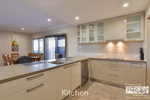 7 Kestrel Place - Accommodation Port Macquarie 6