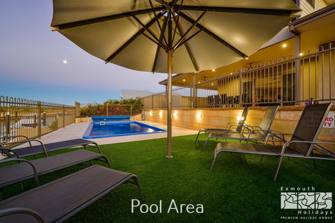 7 Kestrel Place - Accommodation Port Macquarie 0