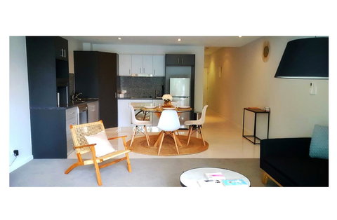 Stylish 1BDR Unit In The Heart Of Subiaco - Accommodation Port Macquarie 6