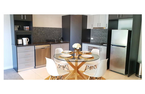 Stylish 1BDR Unit In The Heart Of Subiaco - Accommodation Port Macquarie 5