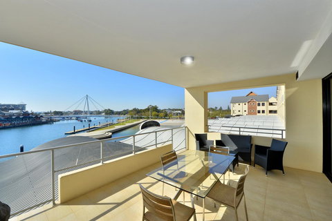 Dolphin Quay Apartments - Accommodation Port Macquarie 9