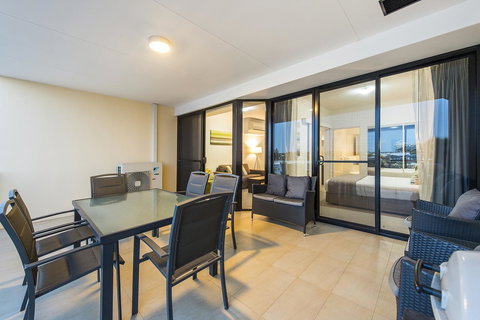 Dolphin Quay Apartments - Accommodation Port Macquarie 38