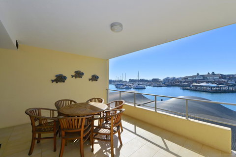 Dolphin Quay Apartments - Accommodation Port Macquarie 14