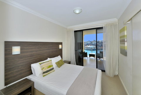 Dolphin Quay Apartments - Accommodation Port Macquarie 1