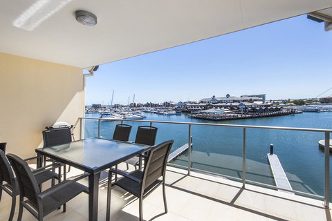 Dolphin Quay Apartments - Accommodation Port Macquarie 36