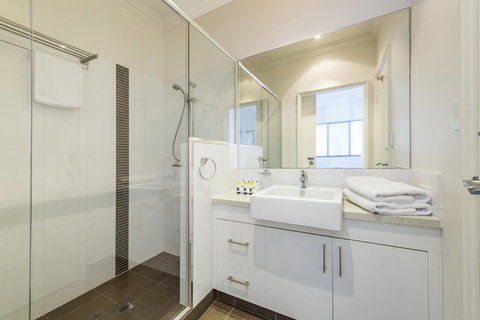 Dolphin Quay Apartments - Accommodation Port Macquarie 40