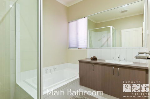 3 Kestrel Place - Accommodation Port Macquarie 15