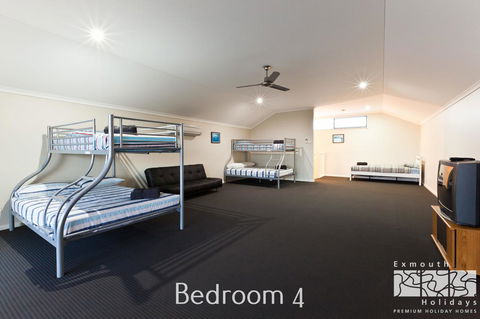 3 Kestrel Place - Accommodation Port Macquarie 14