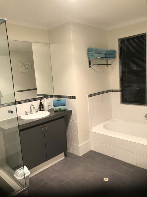 THE SANCTUARY LUXURY HOLIDAY HOME - Accommodation Port Macquarie 6