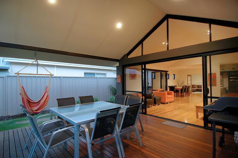 THE SANCTUARY LUXURY HOLIDAY HOME - Accommodation Port Macquarie 23