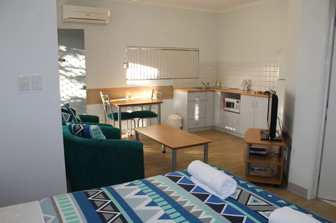 Mandurah Ocean Marina Chalets - Accommodation Port Macquarie 1