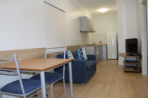 Mandurah Ocean Marina Chalets - Accommodation Port Macquarie 6