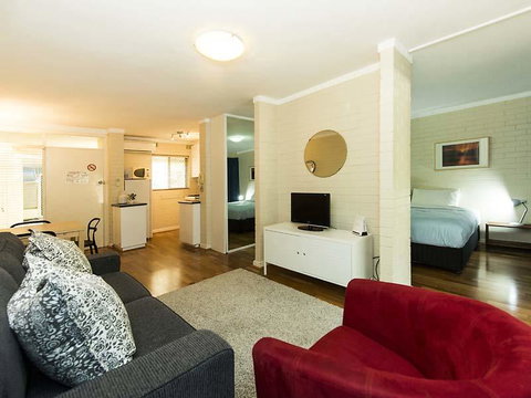 Rosalie 13 - Accommodation Port Macquarie 9