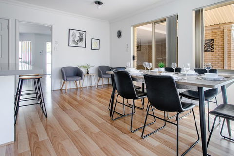 Jane Residence - Accommodation Port Macquarie 13