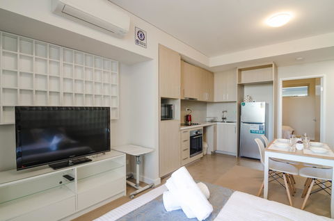 Boutique Carousel Apartment - Accommodation Port Macquarie 3