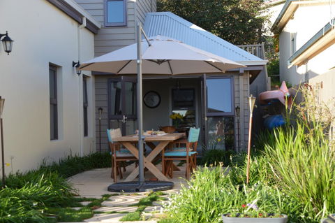 Rowley House - Accommodation Port Macquarie 7