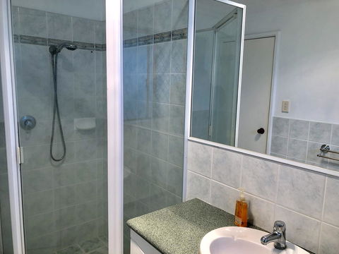 Charming Quiet Lodge-2 Minutes Walk To Shopping Complex - Accommodation Port Macquarie 13