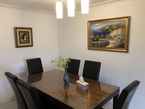 Charming Quiet Lodge-2 Minutes Walk To Shopping Complex - Accommodation Port Macquarie 4