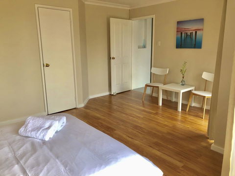 Charming Quiet Lodge-2 Minutes Walk To Shopping Complex - Accommodation Port Macquarie 1