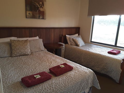 Cosy Corner Chalets - Accommodation Port Macquarie 9
